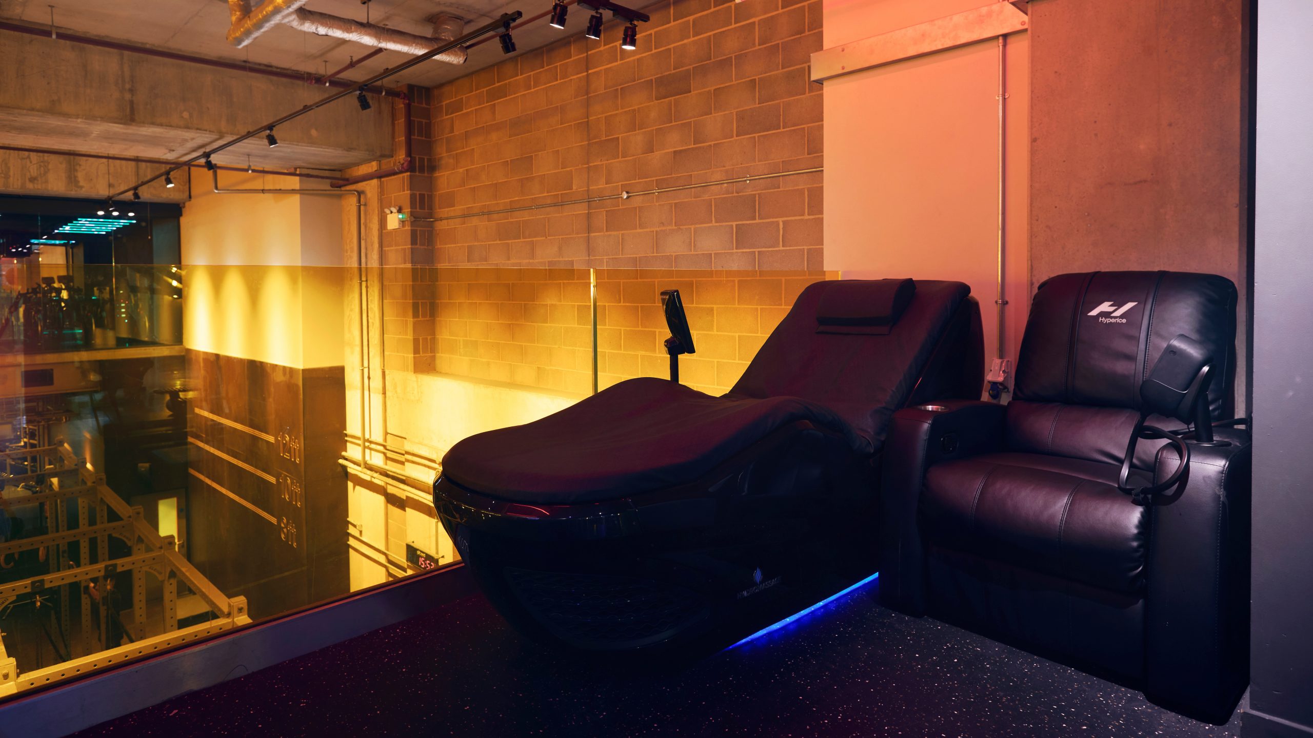 gymbox elephant & castle hydromassage chair