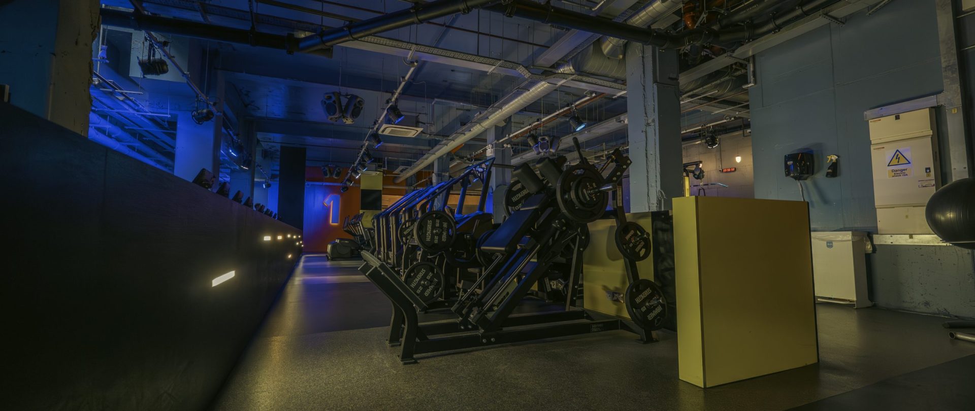 gymbox bank hammer strength resistance machines